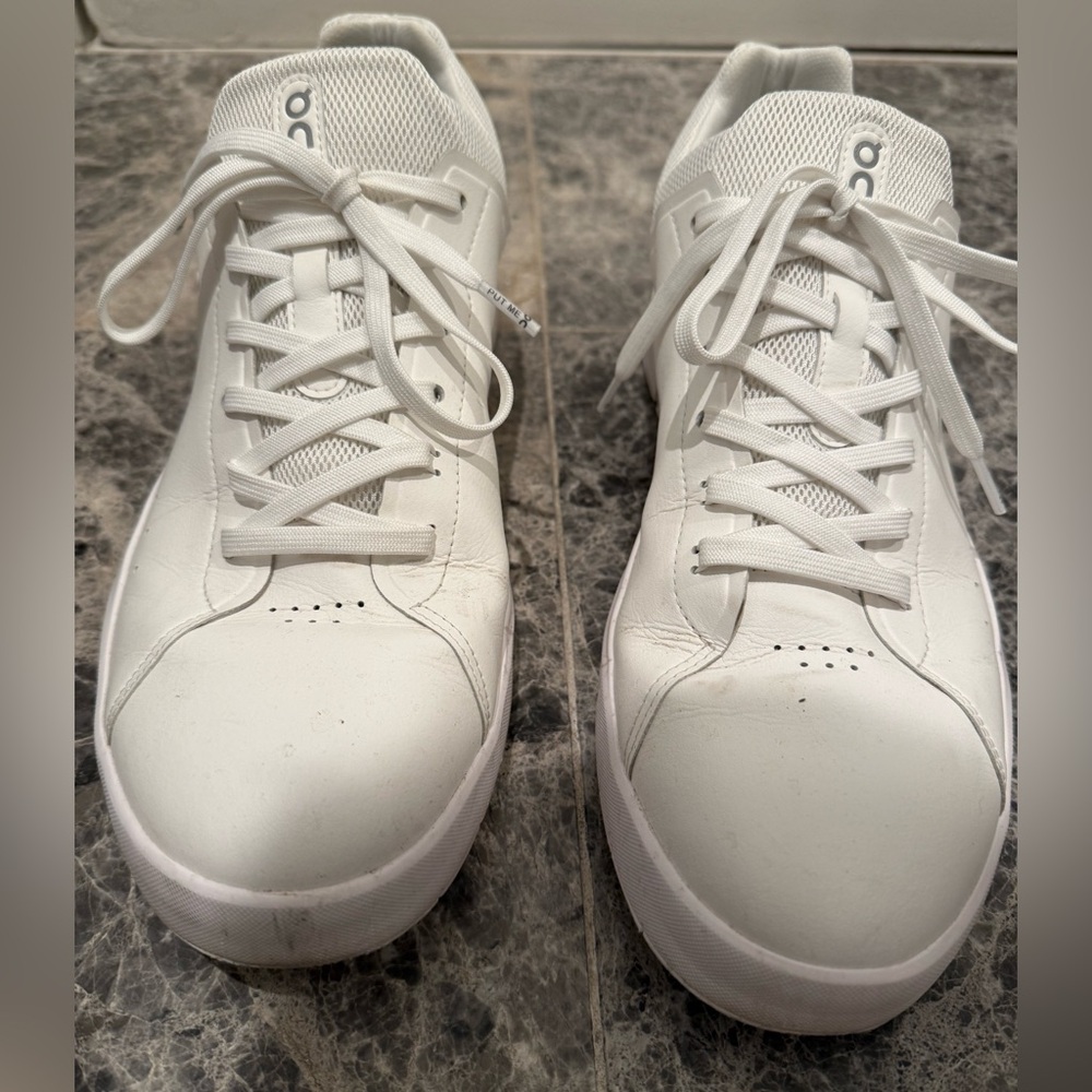Men’s White ON Roger’s
